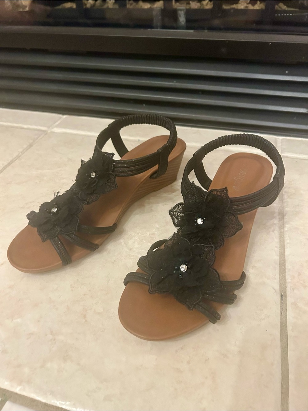 Xianglv Black Floral Wedge Sandals Elastic Slingback Rhinestone Pearl Accents